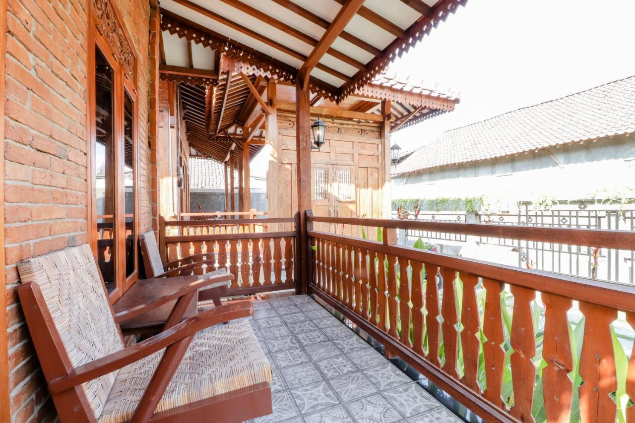Omah Teras Bata Holiday home
